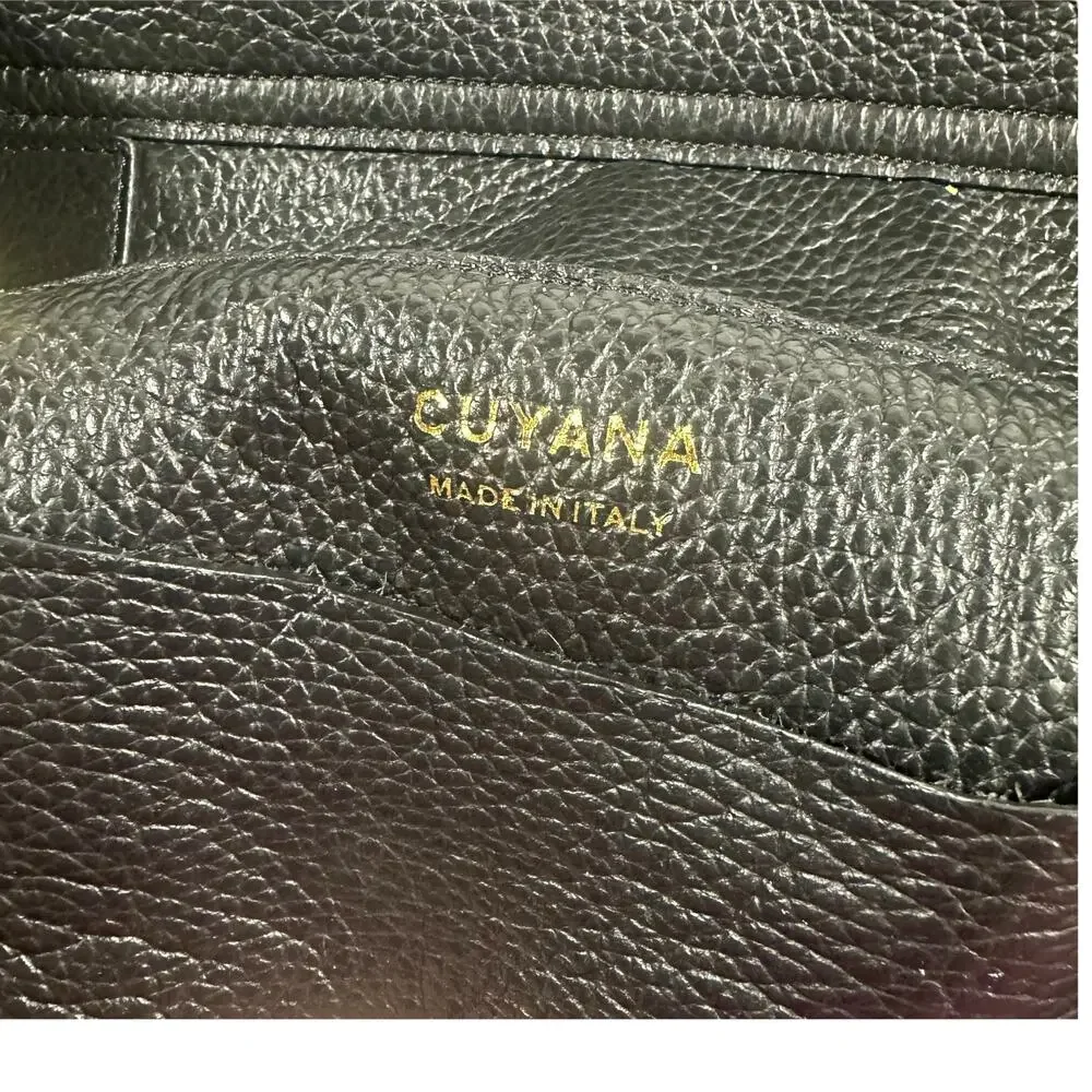Cuyana black pebbled